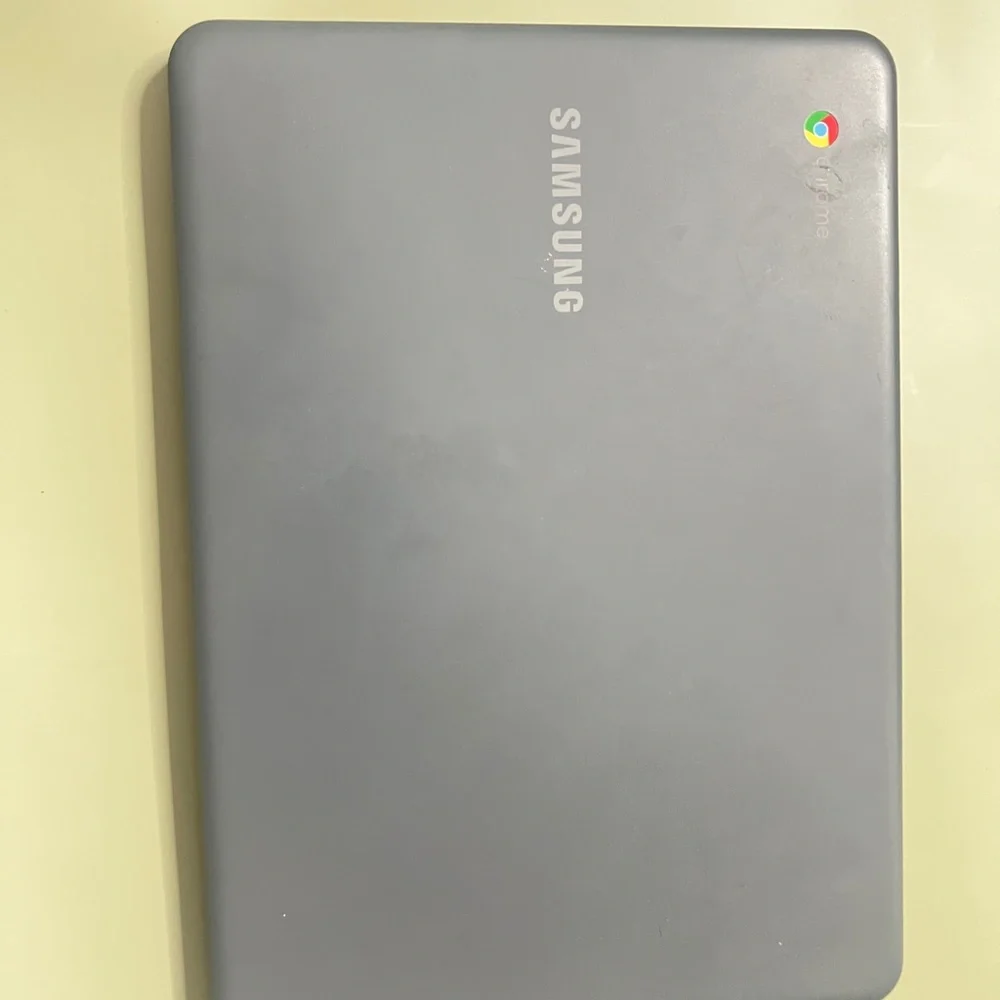 Samsung Chromebook with Charger in Dark Gray